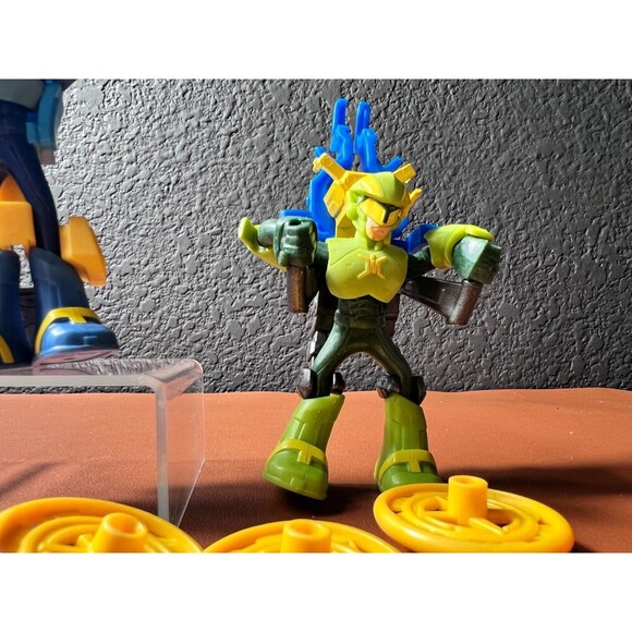 Stretch Armstrong & the Flex Fighters Flex Power Wingspan & Flex-Treme Figures - Picture 3 of 6